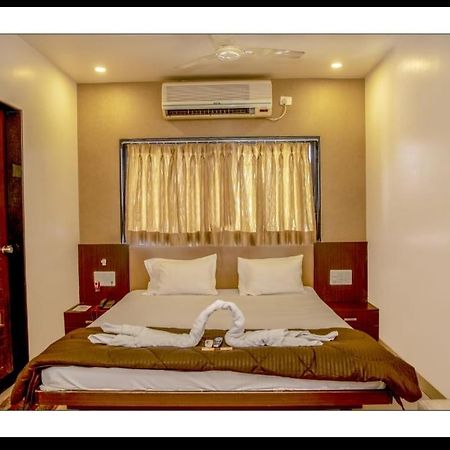 Hotel Sangram Palace Shirur 외부 사진