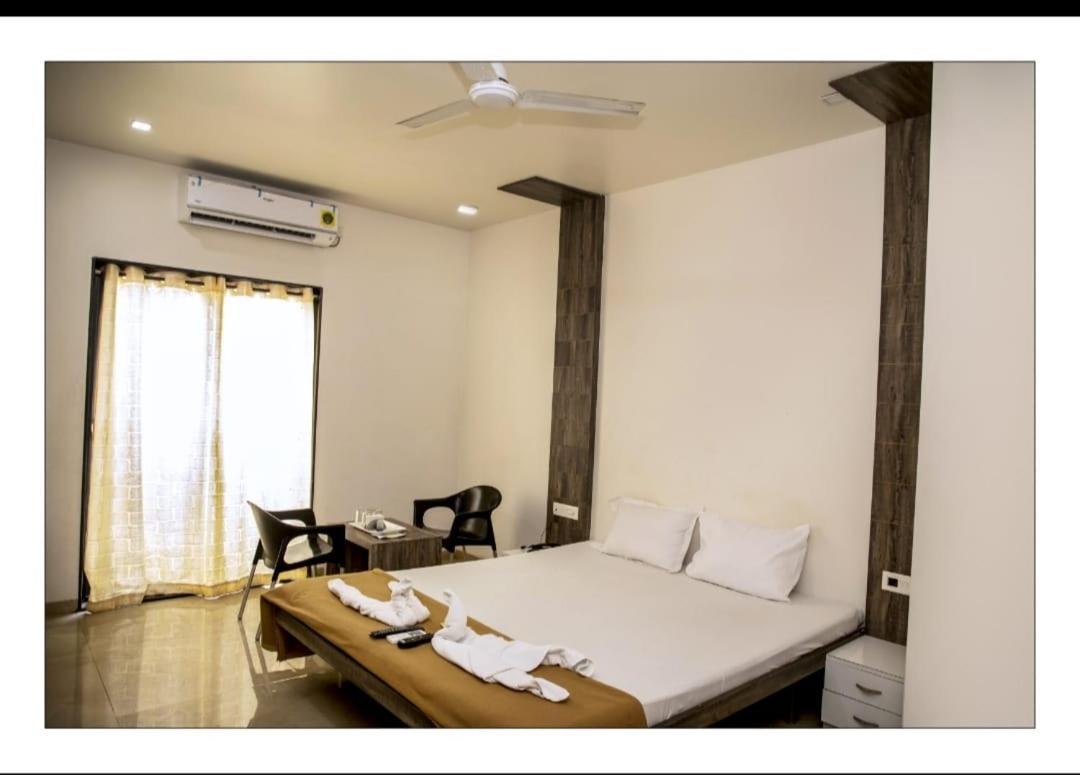 Hotel Sangram Palace Shirur 외부 사진