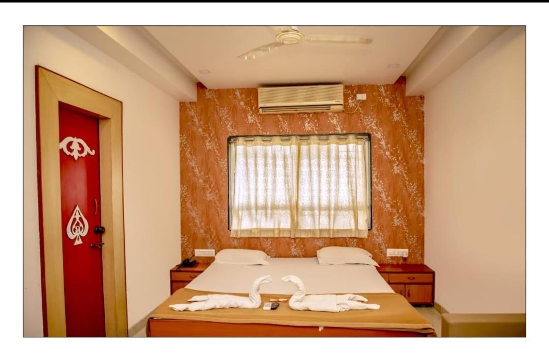 Hotel Sangram Palace Shirur 외부 사진